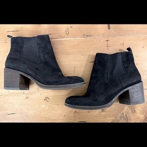 Lucky Brand Suede Pull-On Booties. Sz 8.5